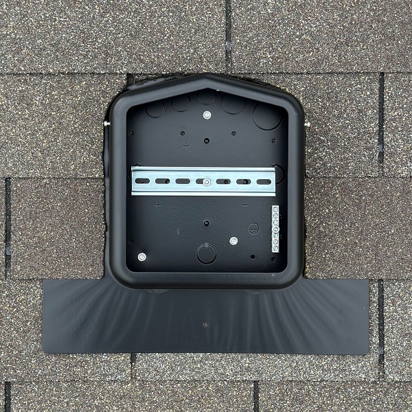 SolaDeck 0799-5B 600V Flashed Combiner Top Installed
